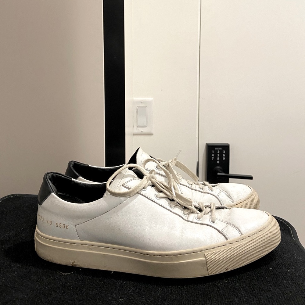 Used common projects tennis shoe men’s size 8 / women’s size 10